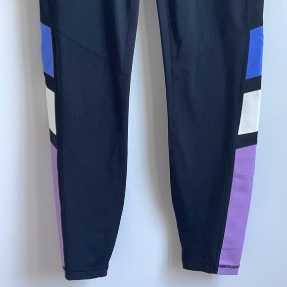 Gap fit black out technology leggings - Picture 3 of 8